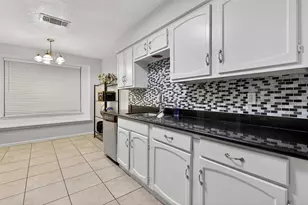 10111 Hibernia Dr, Houston, TX 77088 - Photo 9