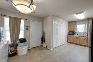 805 Webb St, Conroe, TX 77301 - Photo 9