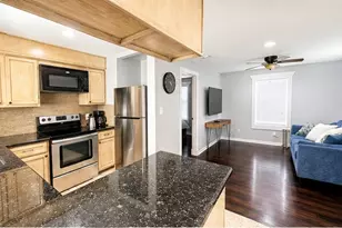2027 Oxford St, Houston, TX 77008 - Photo 1