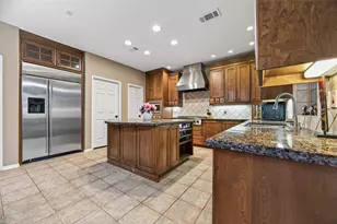 10 Mirror Ridge Dr, The Woodlands, TX 77382 - Photo 17