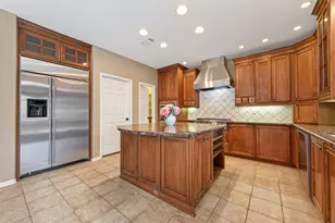 10 Mirror Ridge Dr, The Woodlands, TX 77382 - Photo 13