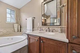 10 Mirror Ridge Dr, The Woodlands, TX 77382 - Photo 23