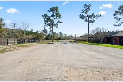 6830 S Highway 35, Alvin, TX 77511 - Photo 23