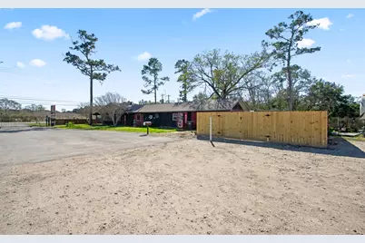 6830 S Highway 35, Alvin, TX 77511 - Photo 27