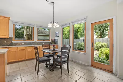 122 S Evangeline Oaks Circle, The Woodlands, TX 77384 - Photo 13