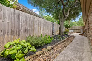 122 S Evangeline Oaks Cir, The Woodlands, TX 77384 - Photo 31