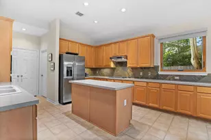 122 S Evangeline Oaks Cir, The Woodlands, TX 77384 - Photo 9