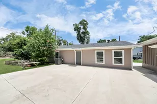6735 Alpine Dr, Houston, TX 77061 - Photo 7