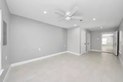 6735 Alpine Drive #B, Houston, TX 77061 - Photo 5