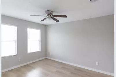 2830 Bay Oaks Harbor Drive, Baytown, TX 77523 - Photo 7