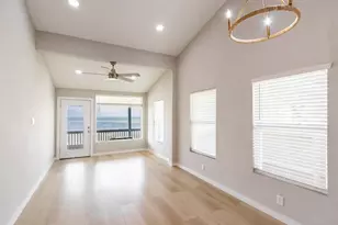 2830 Bay Oaks Harbor Dr, Baytown, TX 77523 - Photo 3