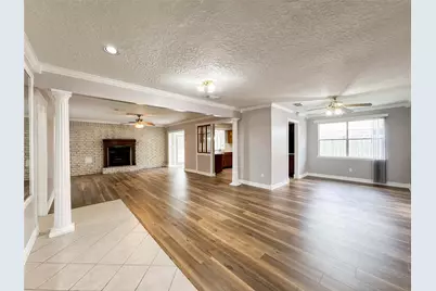 39 Oak Harbor Drive, Houston, TX 77062 - Photo 9
