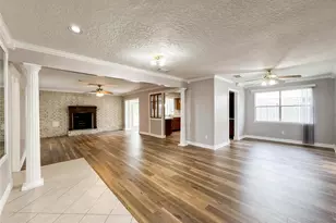 39 Oak Harbor Dr, Houston, TX 77062 - Photo 9