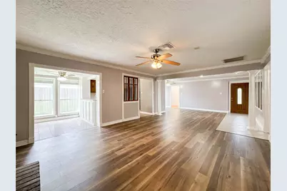 39 Oak Harbor Drive, Houston, TX 77062 - Photo 5