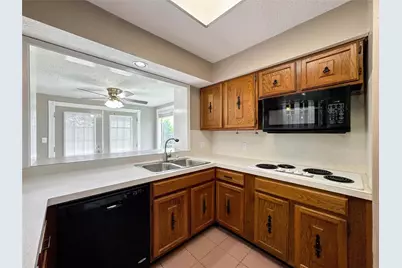 39 Oak Harbor Drive, Houston, TX 77062 - Photo 11