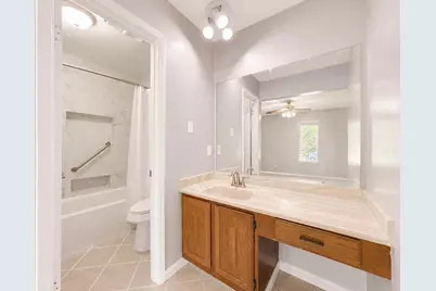 39 Oak Harbor Drive, Houston, TX 77062 - Photo 23