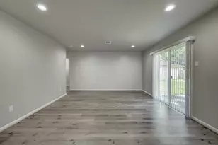 5451 Loch Lomond Dr, Houston, TX 77096 - Photo 15