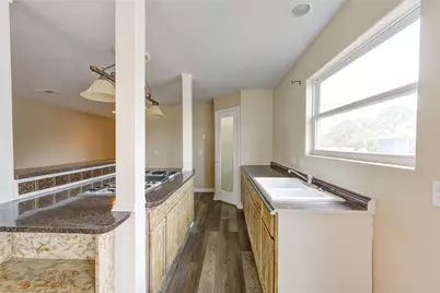 313 Grand Avenue, Bacliff, TX 77518 - Photo 15