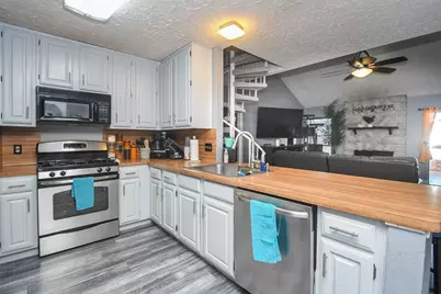 14110 Royal Hill Drive, Houston, TX 77083 - Photo 11