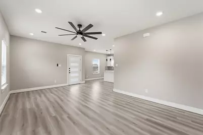 3107 Grassmere Street #B, Houston, TX 77051 - Photo 7