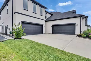 10322 Forest Lake Dr, Missouri City, TX 77459 - Photo 3