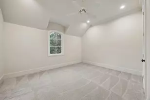 12103 Overcup Dr, Houston, TX 77024 - Photo 33