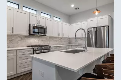 210 E 32nd Street, Houston, TX 77018 - Photo 13