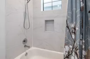 210 E 32nd St, Houston, TX 77018 - Photo 37