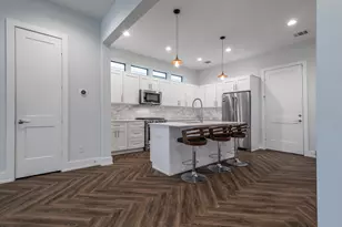 210 E 32nd St, Houston, TX 77018 - Photo 9