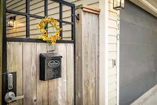 210 E 32nd St, Houston, TX 77018 - Photo 3