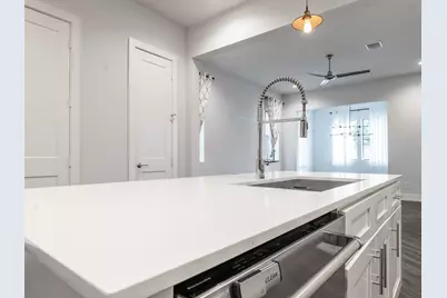 210 E 32nd Street, Houston, TX 77018 - Photo 11