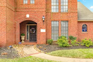 704 Walnut St, Lake Jackson, TX 77566 - Photo 3