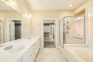 704 Walnut St, Lake Jackson, TX 77566 - Photo 17