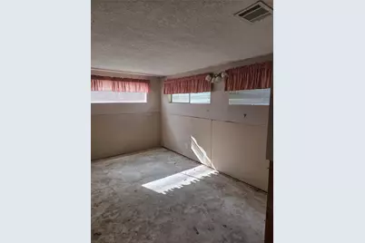 326 Texas Avenue, Bacliff, TX 77518 - Photo 7