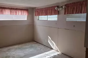 326 Texas Ave, Bacliff, TX 77518 - Photo 7