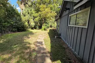 326 Texas Ave, Bacliff, TX 77518 - Photo 13