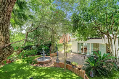 2136 Pelham Drive, Houston, TX 77019 - Photo 25