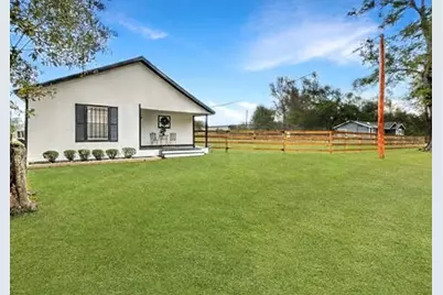 801 Washington Street, Liberty, TX 77575 - Photo 3