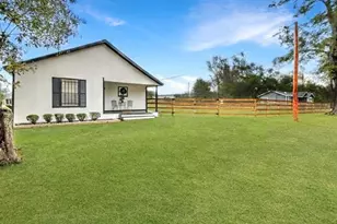 801 Washington St, Liberty, TX 77575 - Photo 3