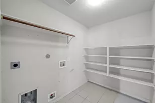 9318 Rustler Ridge Ln, Houston, TX 77089 - Photo 17