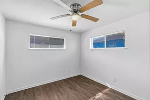 1430 E 32nd 1/2 St, Houston, TX 77022 - Photo 7