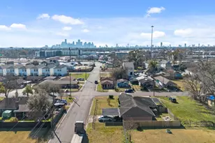 1430 E 32nd 1/2 St, Houston, TX 77022 - Photo 19