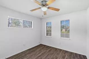 1430 E 32nd 1/2 St, Houston, TX 77022 - Photo 11