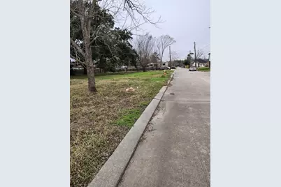 125 Bay Shore Drive, La Porte, TX 77571 - Photo 5