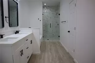 5214 Rue St Unit A/B St, Houston, TX 77033 - Photo 5