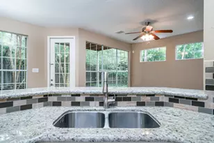 66 Lakeridge Ct, The Woodlands, TX 77381 - Photo 13