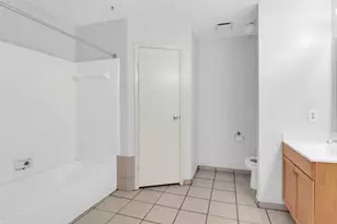 4936 Meadowood Cir, Baytown, TX 77521 - Photo 7