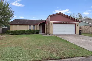 4936 Meadowood Cir, Baytown, TX 77521 - Photo 1