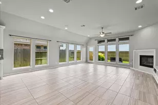 2715 Bethel Springs Ln, League City, TX 77573 - Photo 3