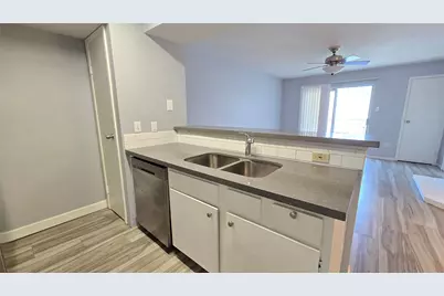 18617 Egret Bay Boulevard #504, Houston, TX 77058 - Photo 11